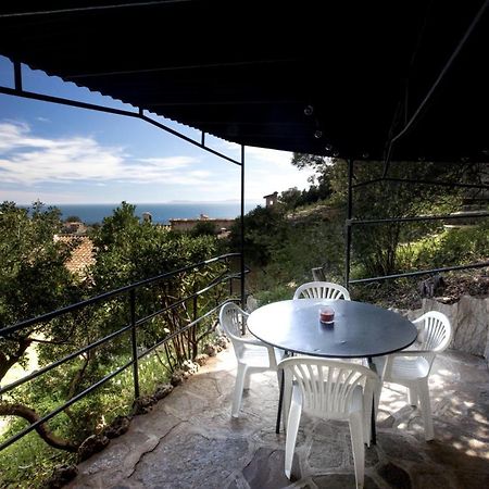 Petite Maison De Vacance Vue Mer Ле-Лаванду Экстерьер фото